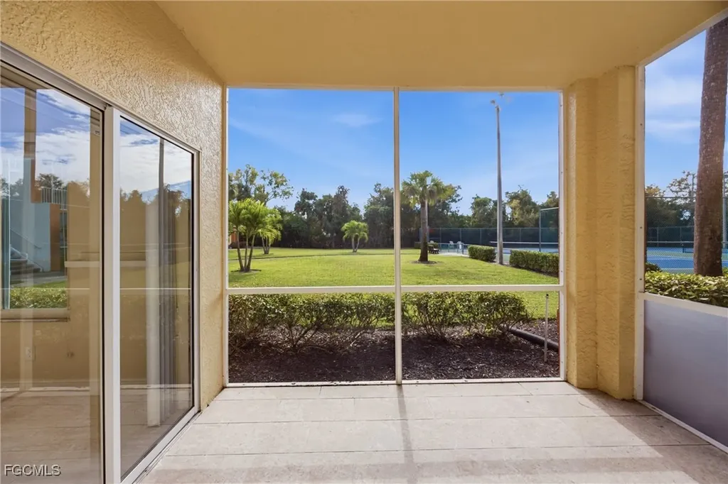 6300 Aragon Way Fort Myers FL 33966