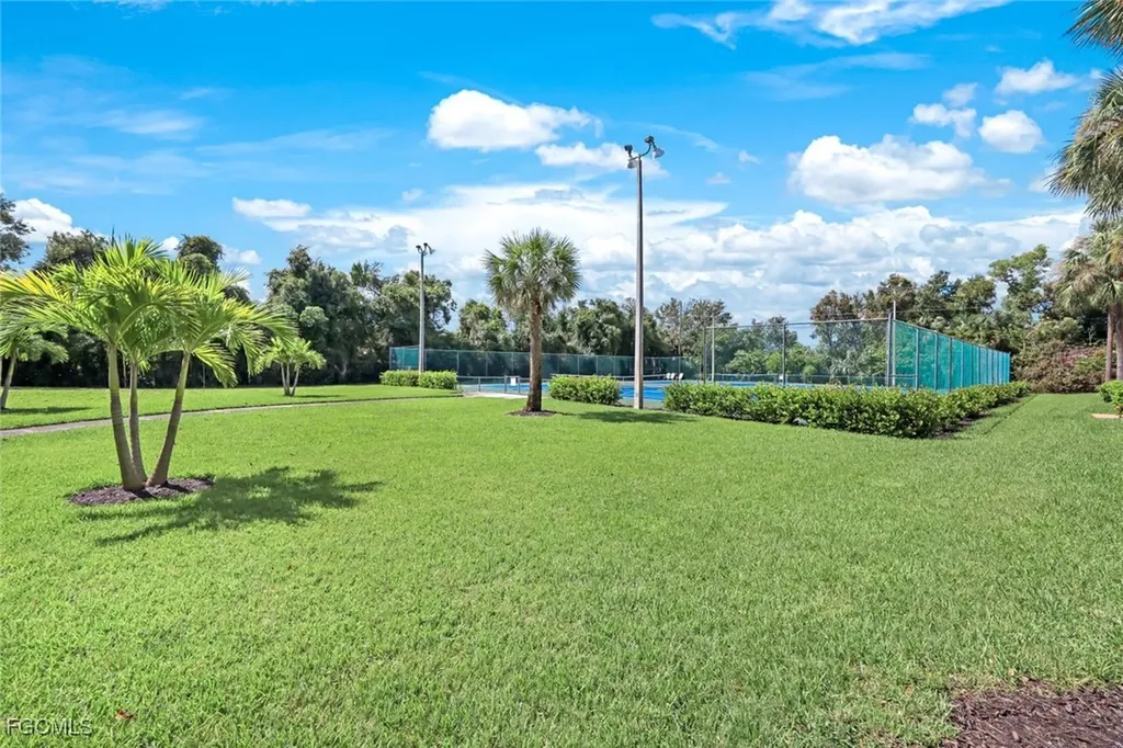 6300 Aragon Way Fort Myers FL 33966