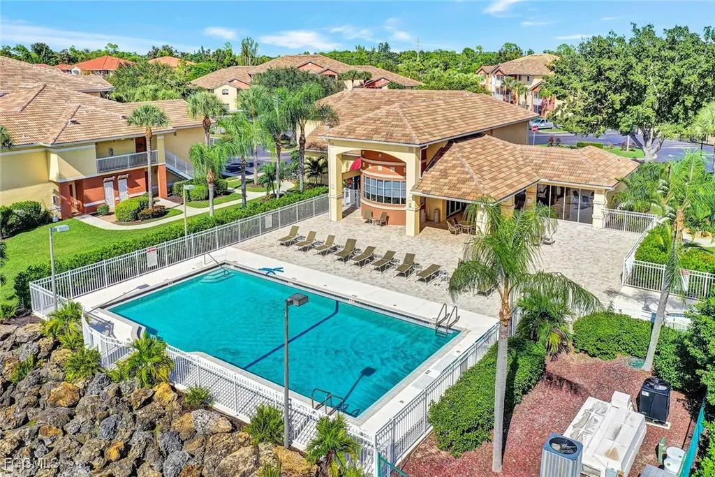 6300 Aragon Way Fort Myers FL 33966