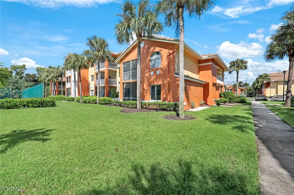 6300 Aragon Way Fort Myers FL 33966