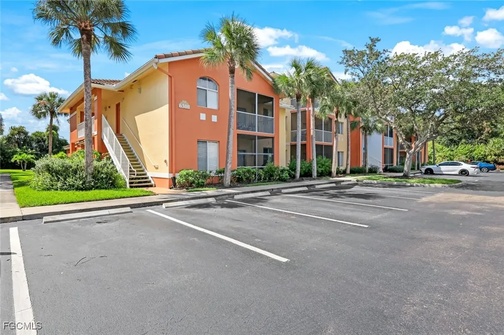 6300 Aragon Way Fort Myers FL 33966