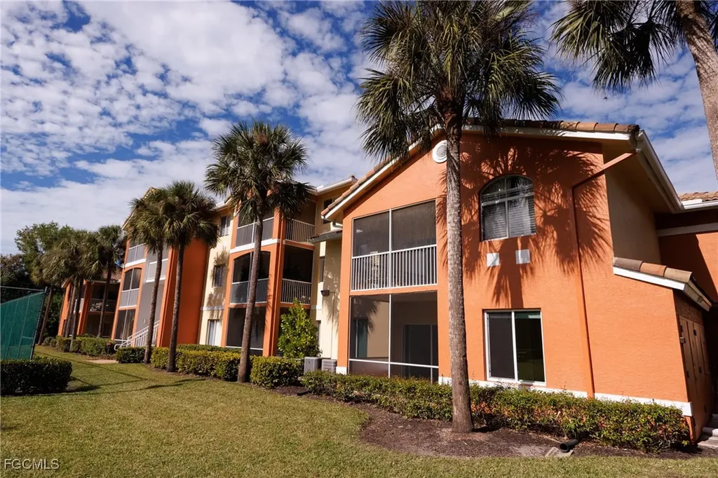 6300 Aragon Way Fort Myers FL 33966