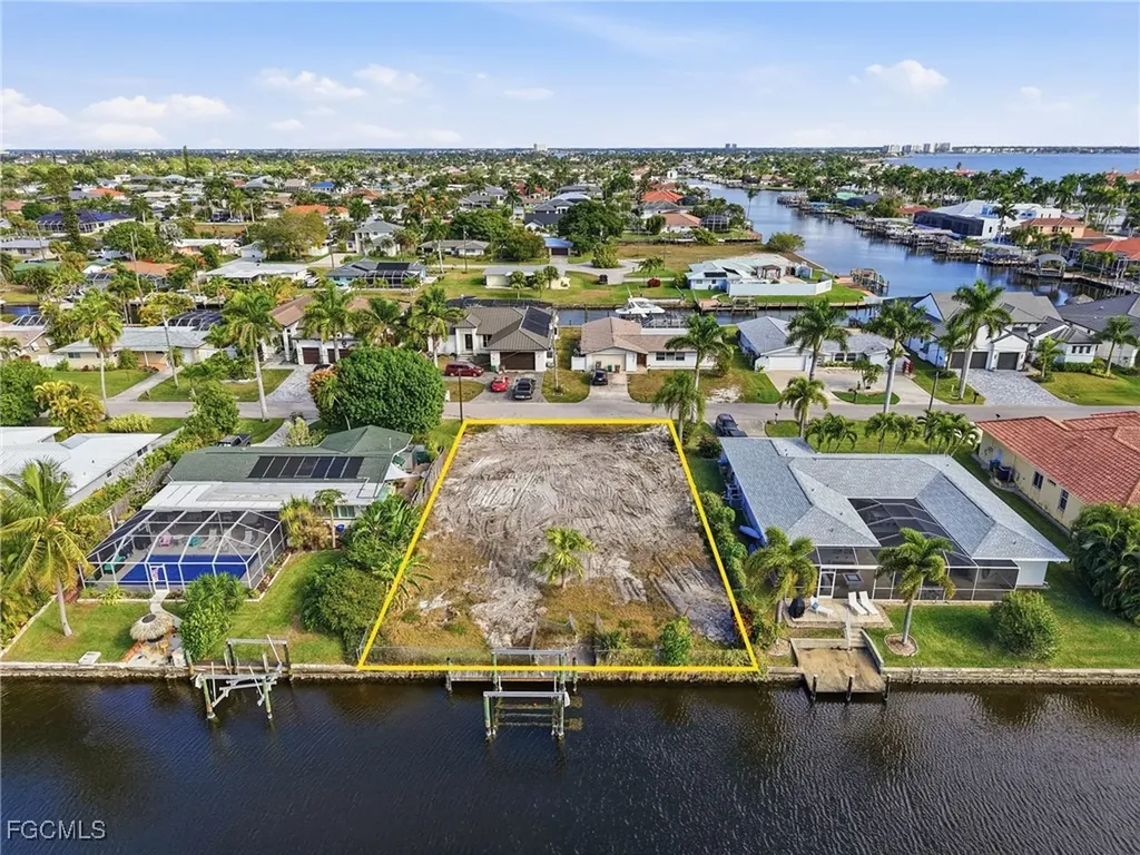 5338 Bayshore Avenue Cape Coral FL 33904