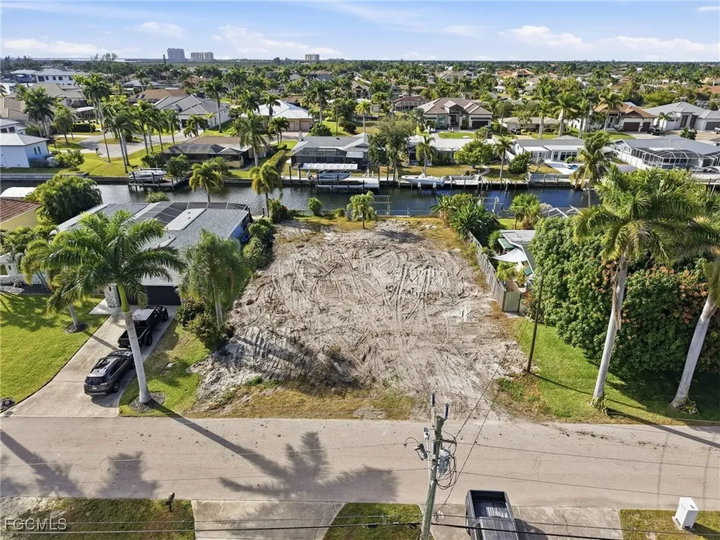 5338 Bayshore Avenue Cape Coral FL 33904