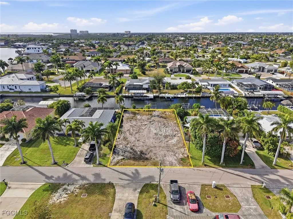 5338 Bayshore Avenue Cape Coral FL 33904