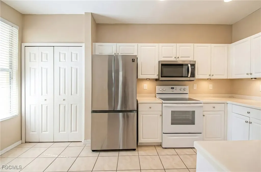 4343 Avian Avenue Fort Myers FL 33916