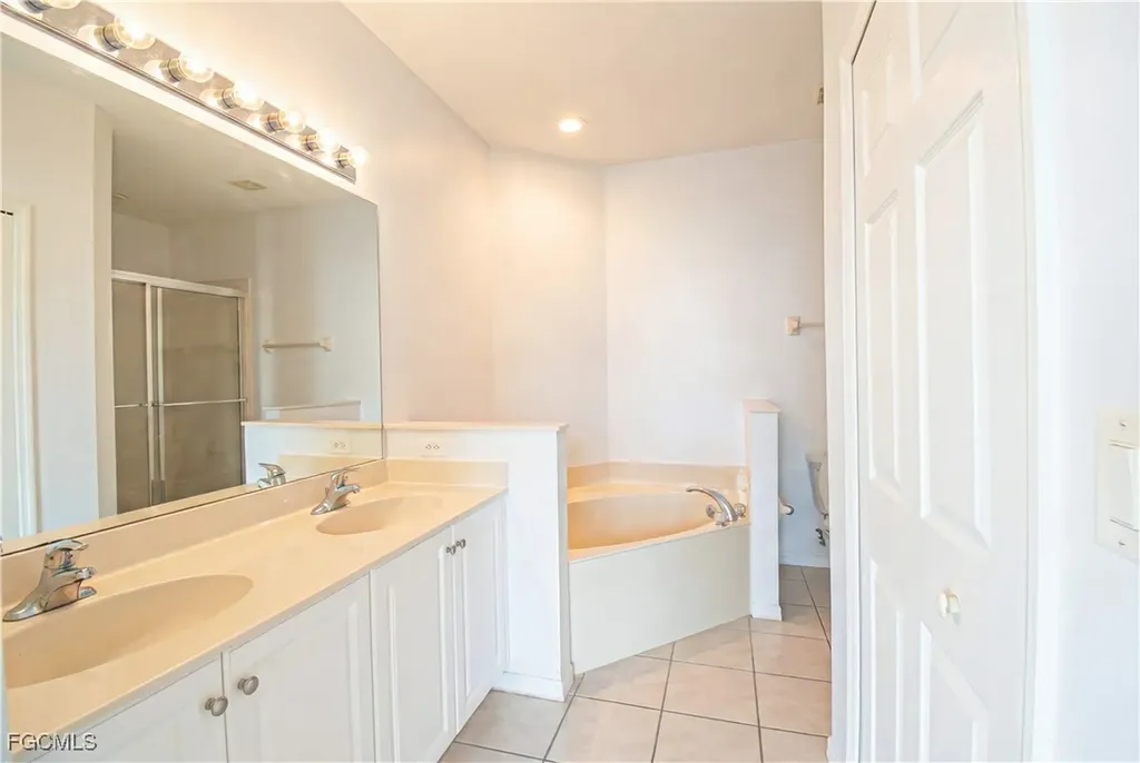 4343 Avian Avenue Fort Myers FL 33916