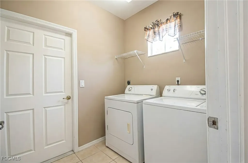 4343 Avian Avenue Fort Myers FL 33916