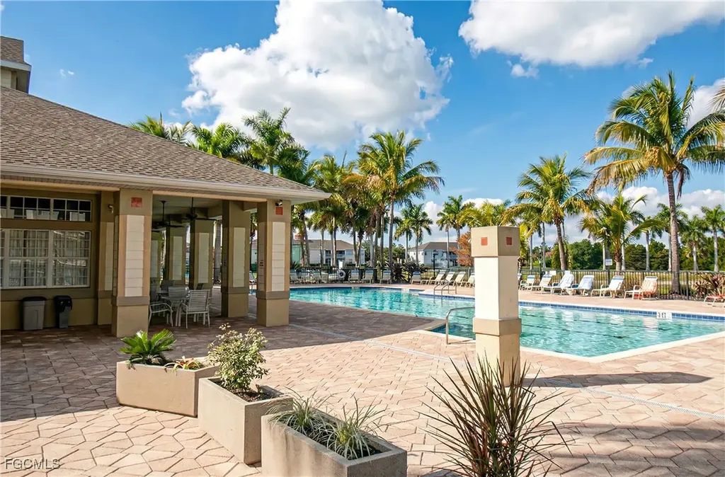 4343 Avian Avenue Fort Myers FL 33916
