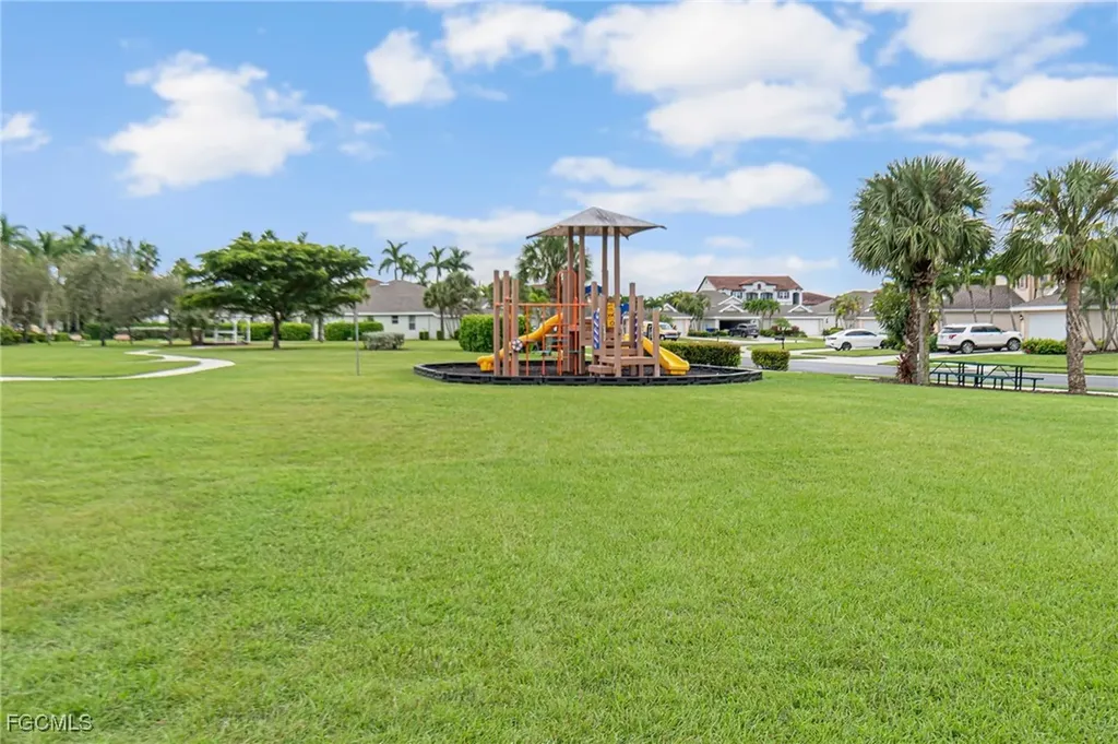 4343 Avian Avenue Fort Myers FL 33916