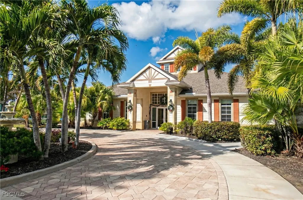 4343 Avian Avenue Fort Myers FL 33916