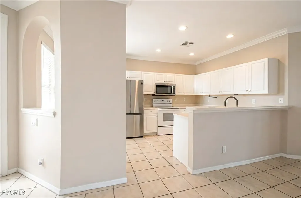 4343 Avian Avenue Fort Myers FL 33916