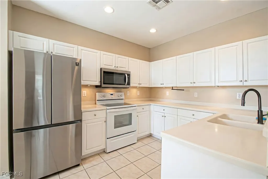 4343 Avian Avenue Fort Myers FL 33916