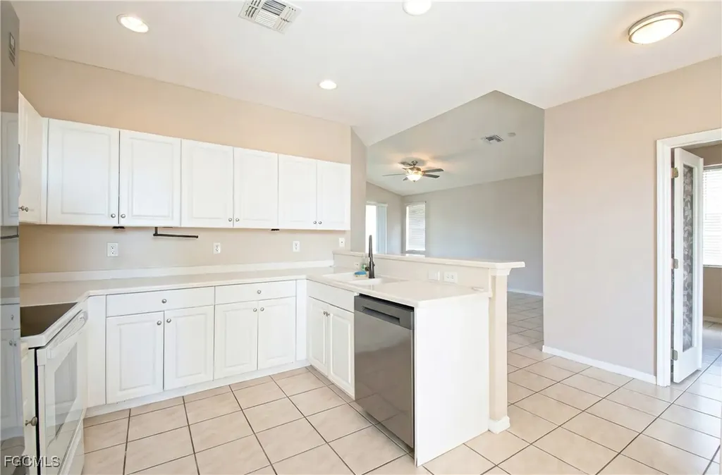 4343 Avian Avenue Fort Myers FL 33916