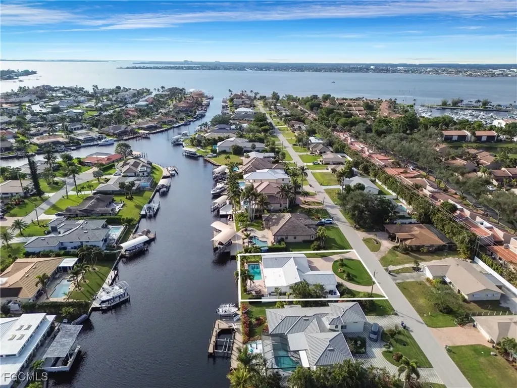 976 N Town And River Drive Fort Myers FL 33919