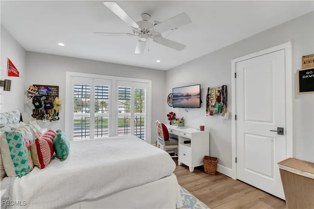 976 N Town And River Drive Fort Myers FL 33919