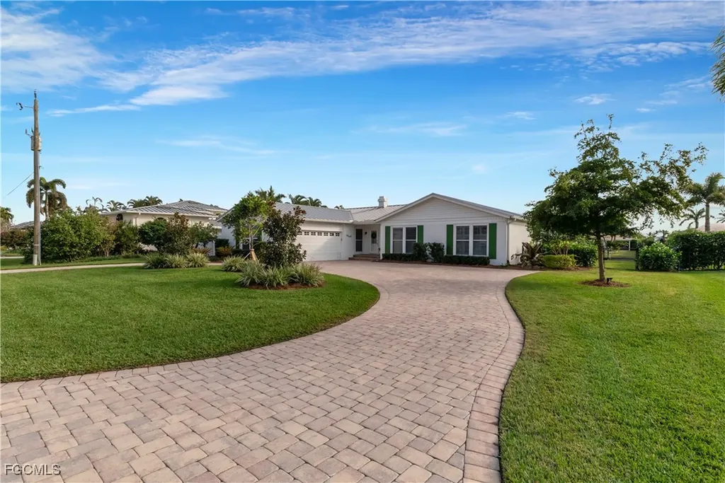 976 N Town And River Drive Fort Myers FL 33919