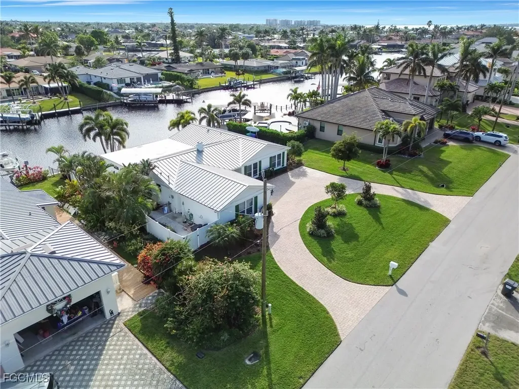 976 N Town And River Drive Fort Myers FL 33919