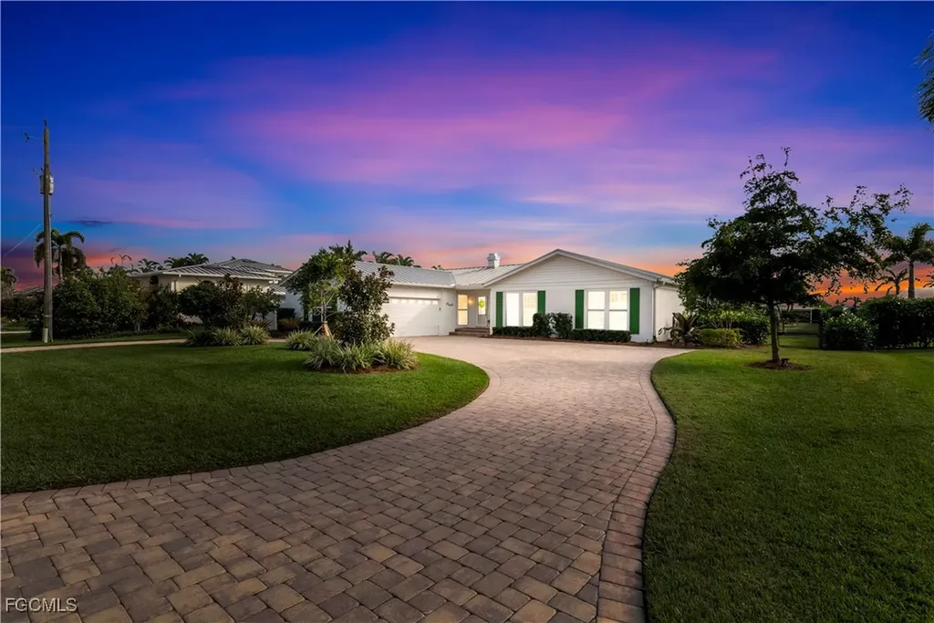 976 N Town And River Drive Fort Myers FL 33919