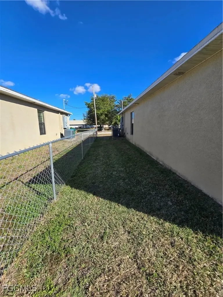 3820/3822 SW 16th Place Cape Coral FL 33914