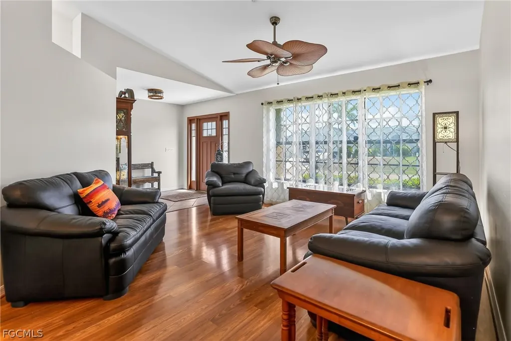 1425 SE 21st Terrace Cape Coral FL 33990