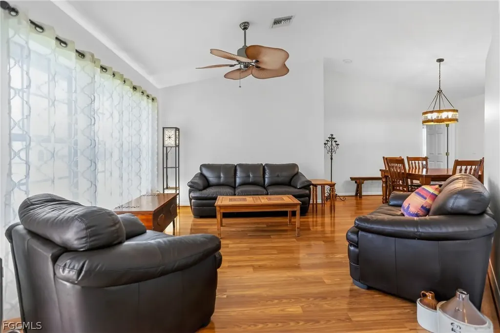 1425 SE 21st Terrace Cape Coral FL 33990