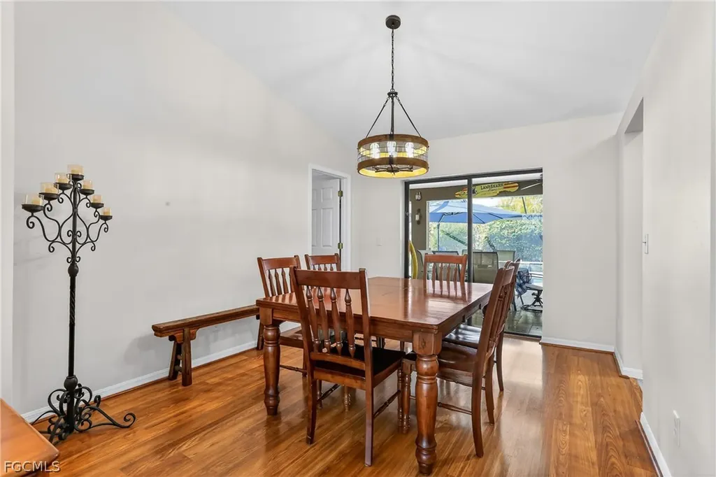 1425 SE 21st Terrace Cape Coral FL 33990