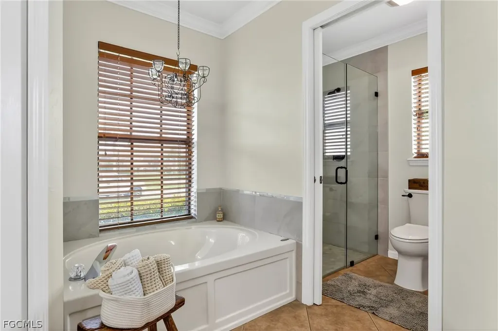 1425 SE 21st Terrace Cape Coral FL 33990