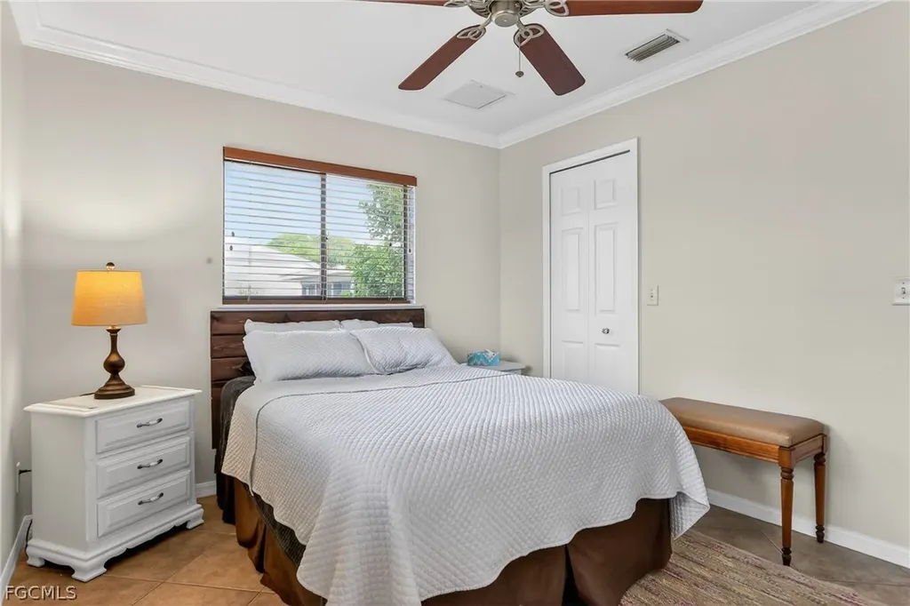 1425 SE 21st Terrace Cape Coral FL 33990