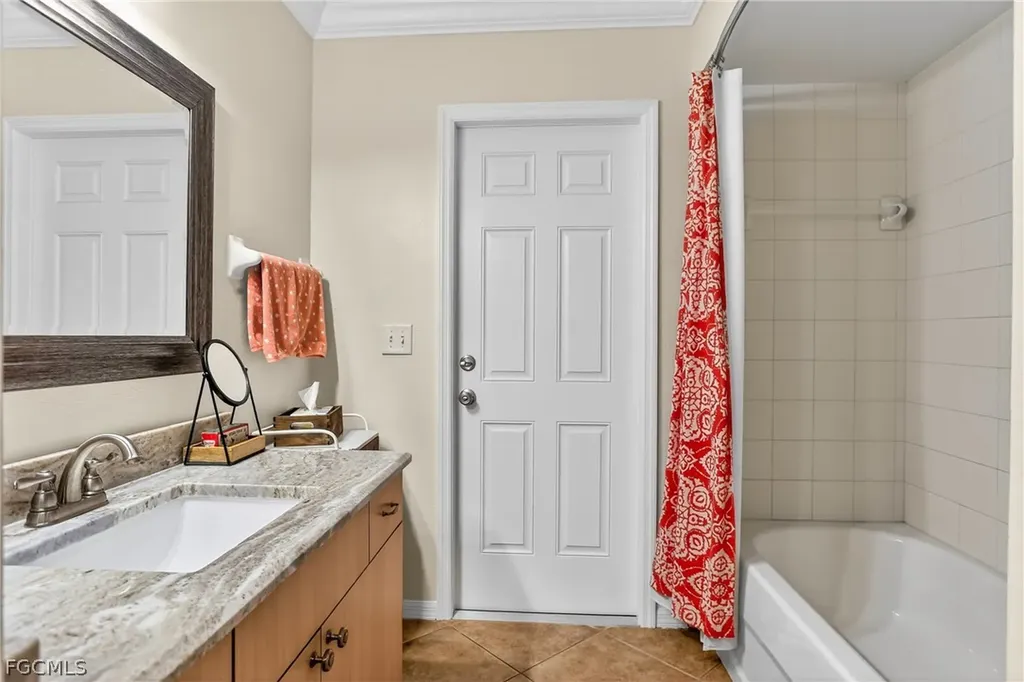 1425 SE 21st Terrace Cape Coral FL 33990