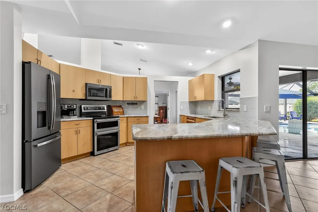 1425 SE 21st Terrace Cape Coral FL 33990