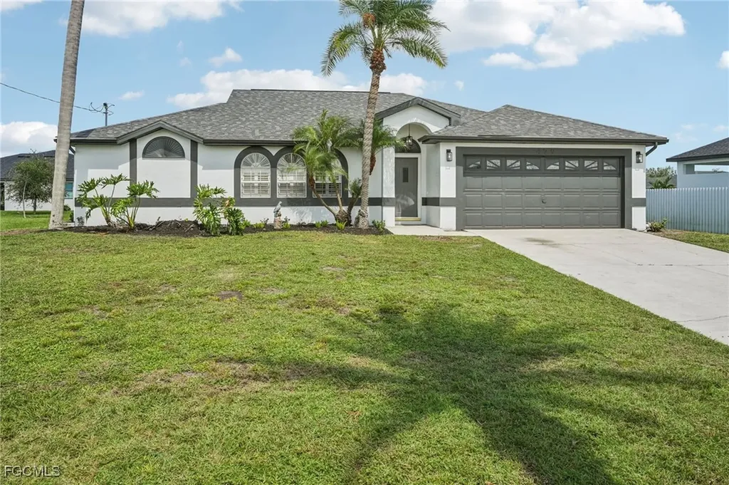 479 NE 2nd Place Cape Coral FL 33909