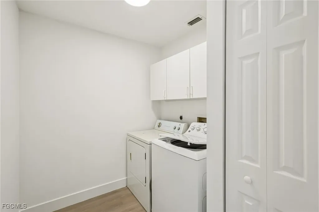 479 NE 2nd Place Cape Coral FL 33909