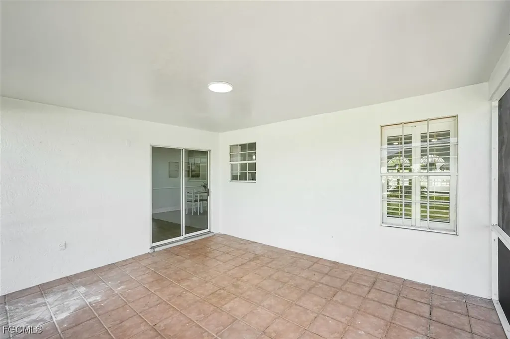 479 NE 2nd Place Cape Coral FL 33909