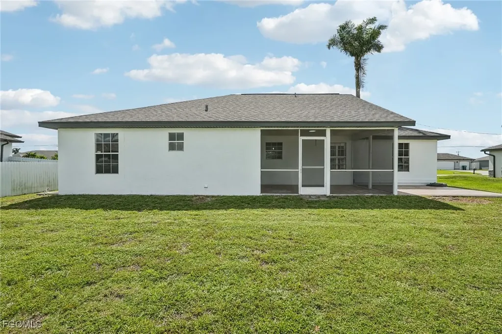 479 NE 2nd Place Cape Coral FL 33909