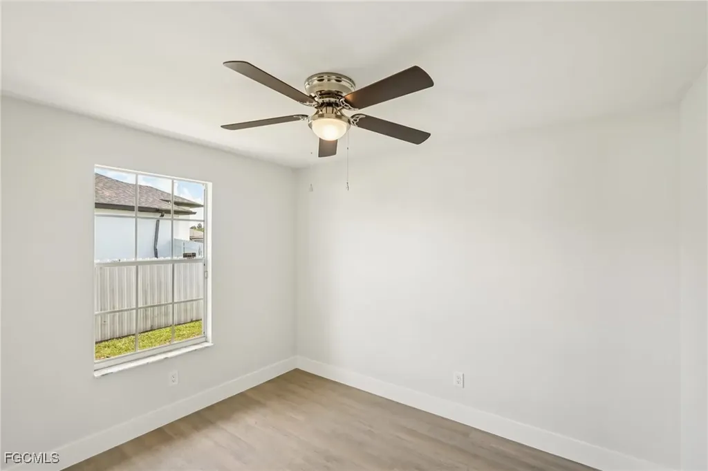479 NE 2nd Place Cape Coral FL 33909