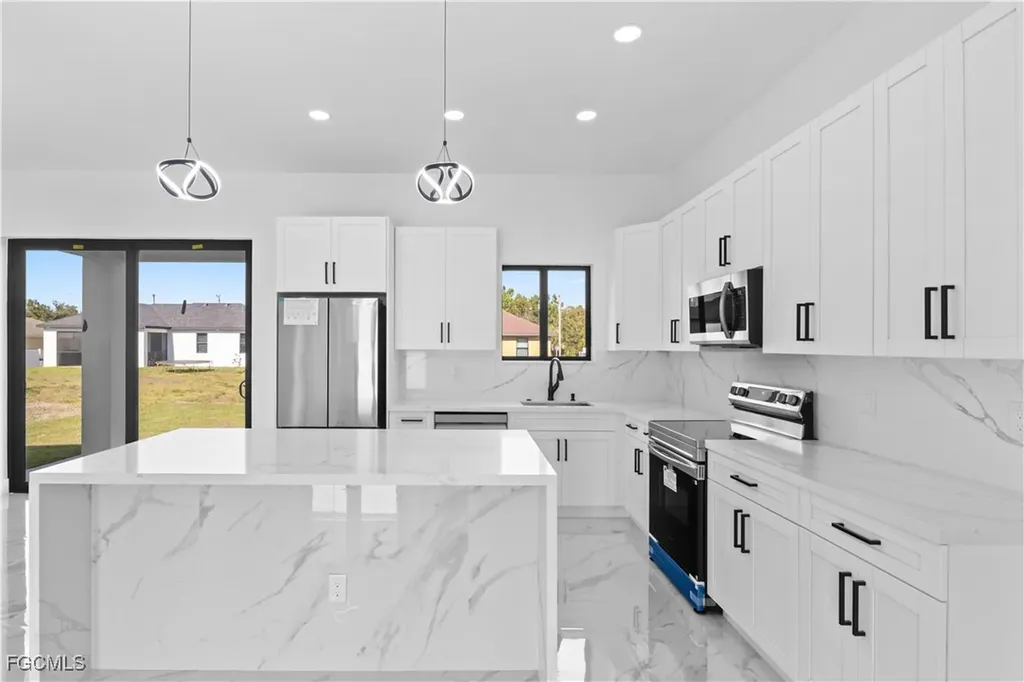 4006 5th Street SW Lehigh Acres FL 33976