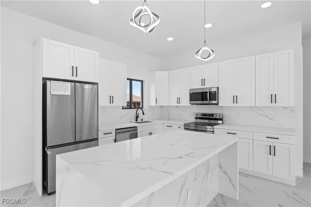 4006 5th Street SW Lehigh Acres FL 33976