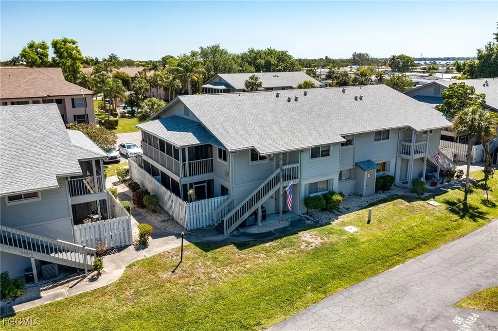 5755 Foxlake Drive North Fort Myers FL 33917