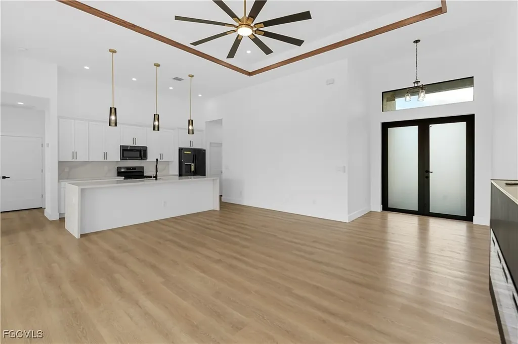 2728 Tropicana Parkway W Cape Coral FL 33993