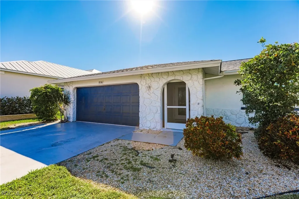 1936 Palaco Grande Parkway Cape Coral FL 33904