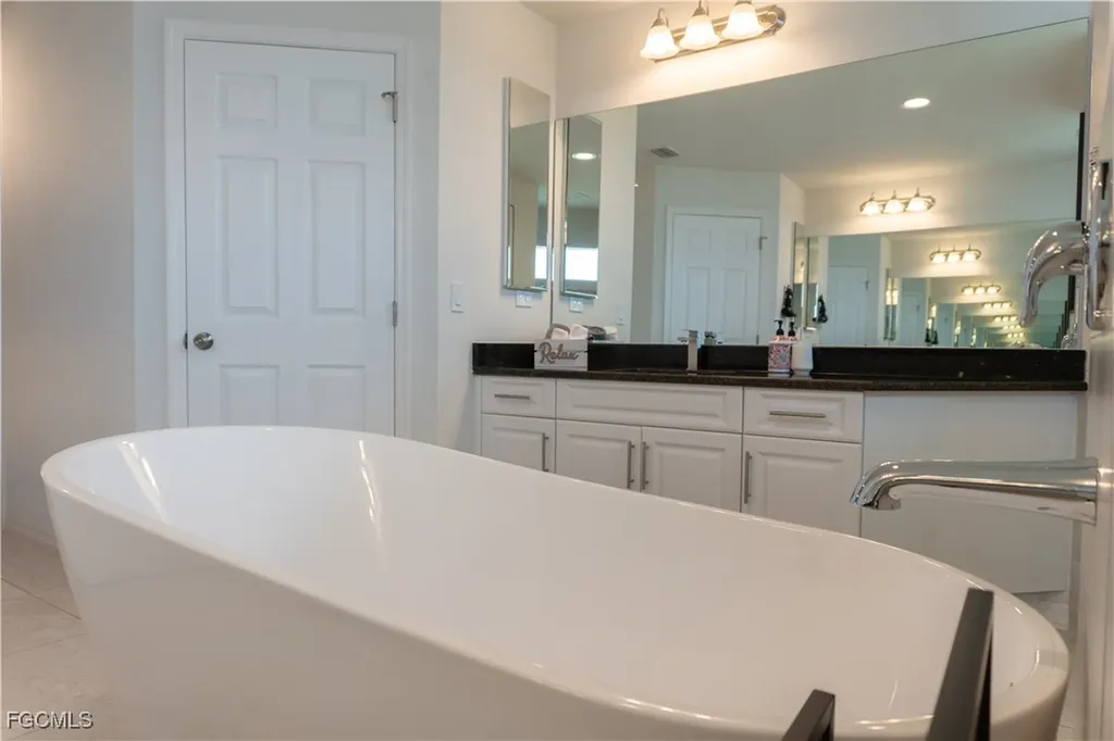 3318 SW 8th Place Cape Coral FL 33914