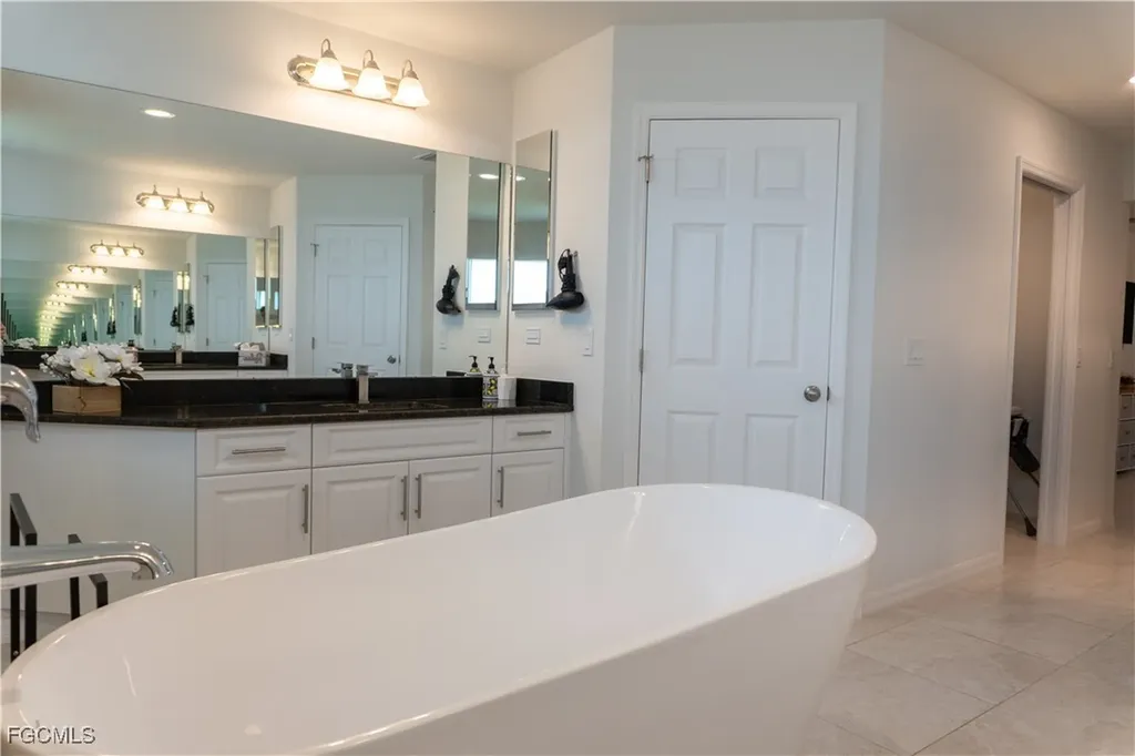 3318 SW 8th Place Cape Coral FL 33914
