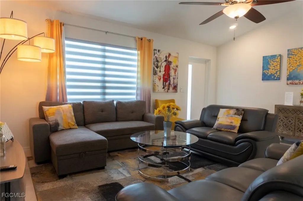3318 SW 8th Place Cape Coral FL 33914