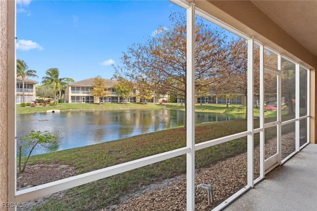 1076 Winding Pines Circle Cape Coral FL 33909