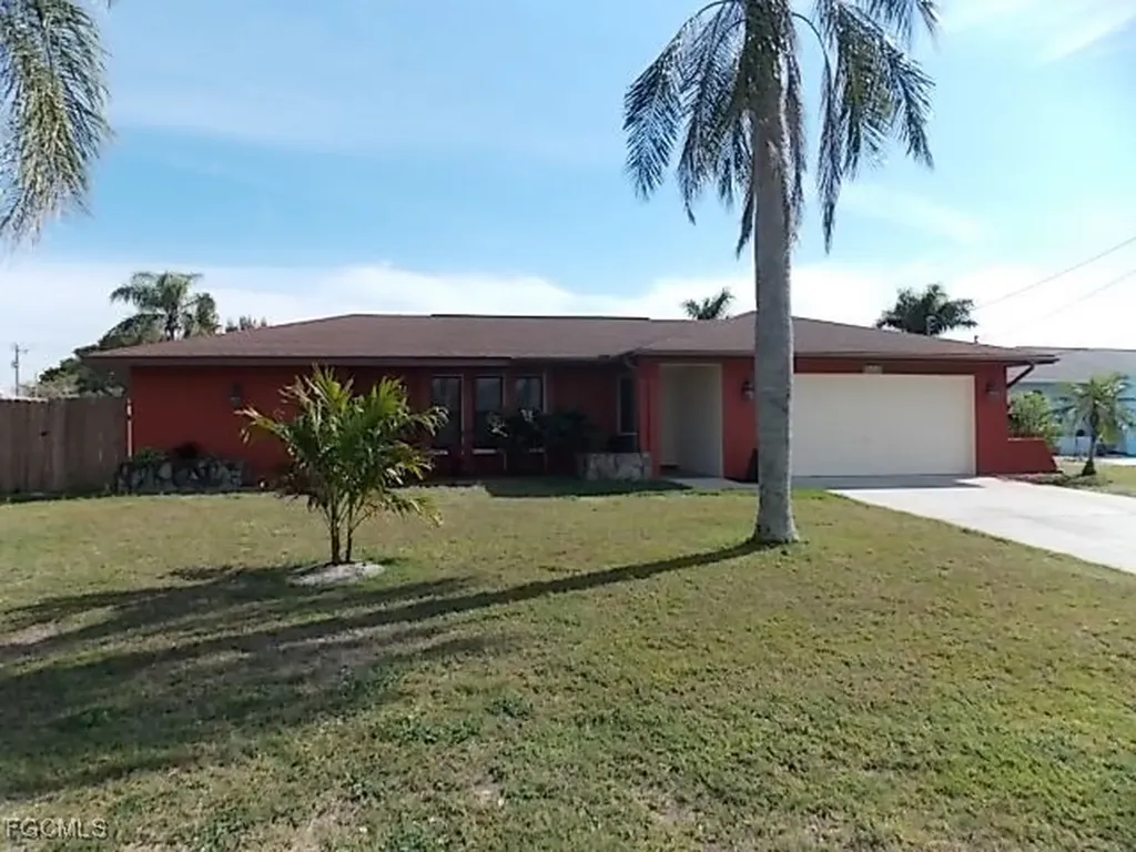 854 SE 41st Street Cape Coral FL 33904