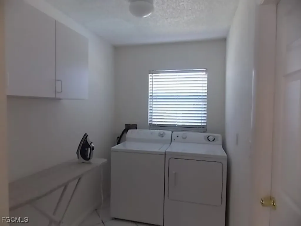 854 SE 41st Street Cape Coral FL 33904