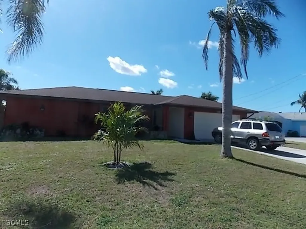 854 SE 41st Street Cape Coral FL 33904