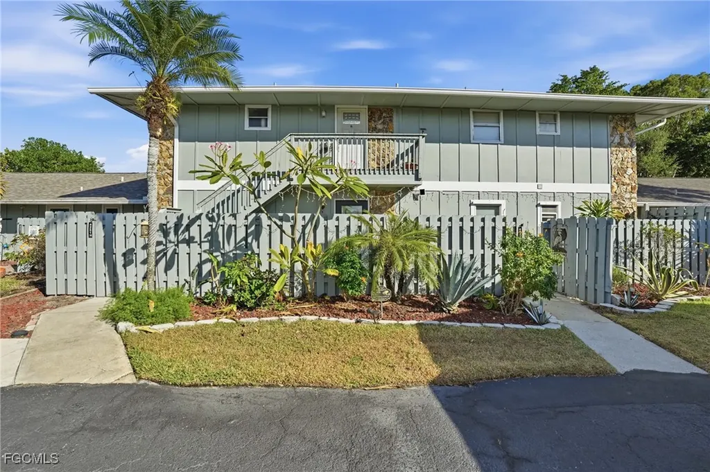 4251 Island Circle Fort Myers FL 33919