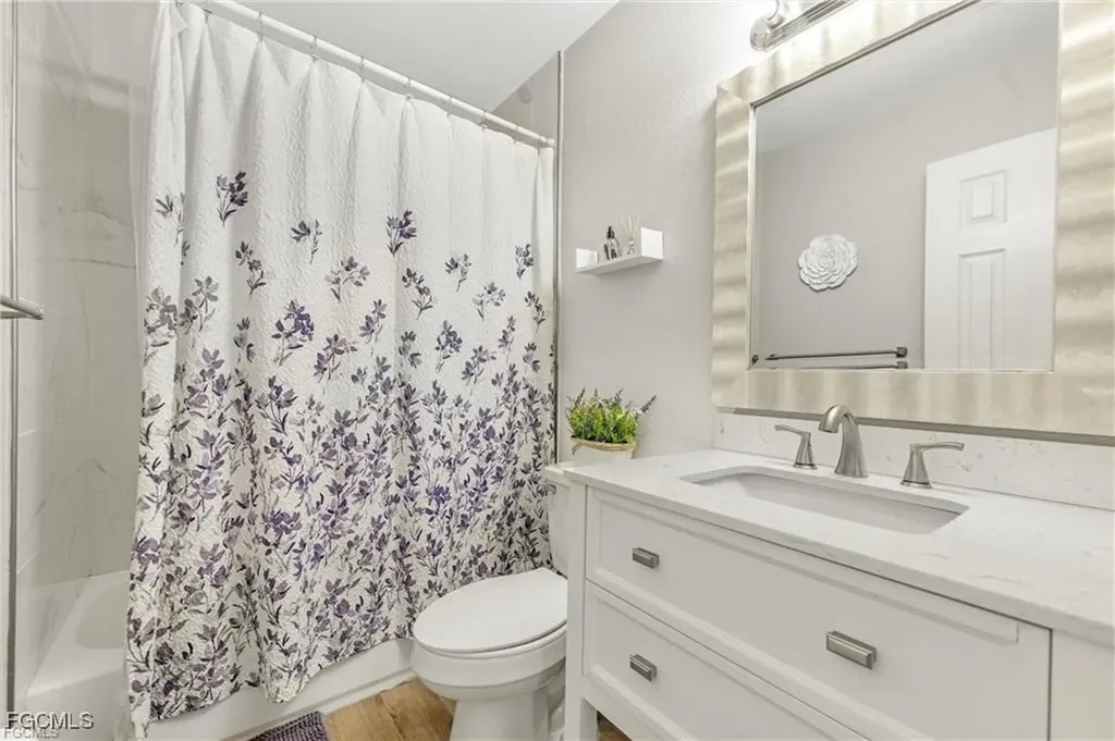 4251 Island Circle Fort Myers FL 33919